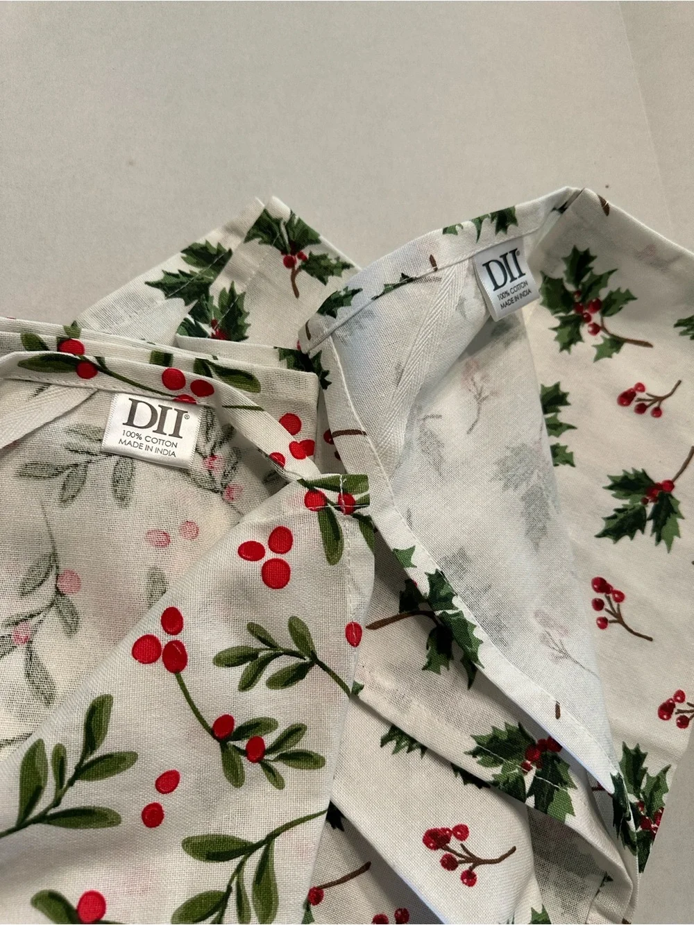 Holiday Holly & Berry Cotton Tea Towels - White & Green